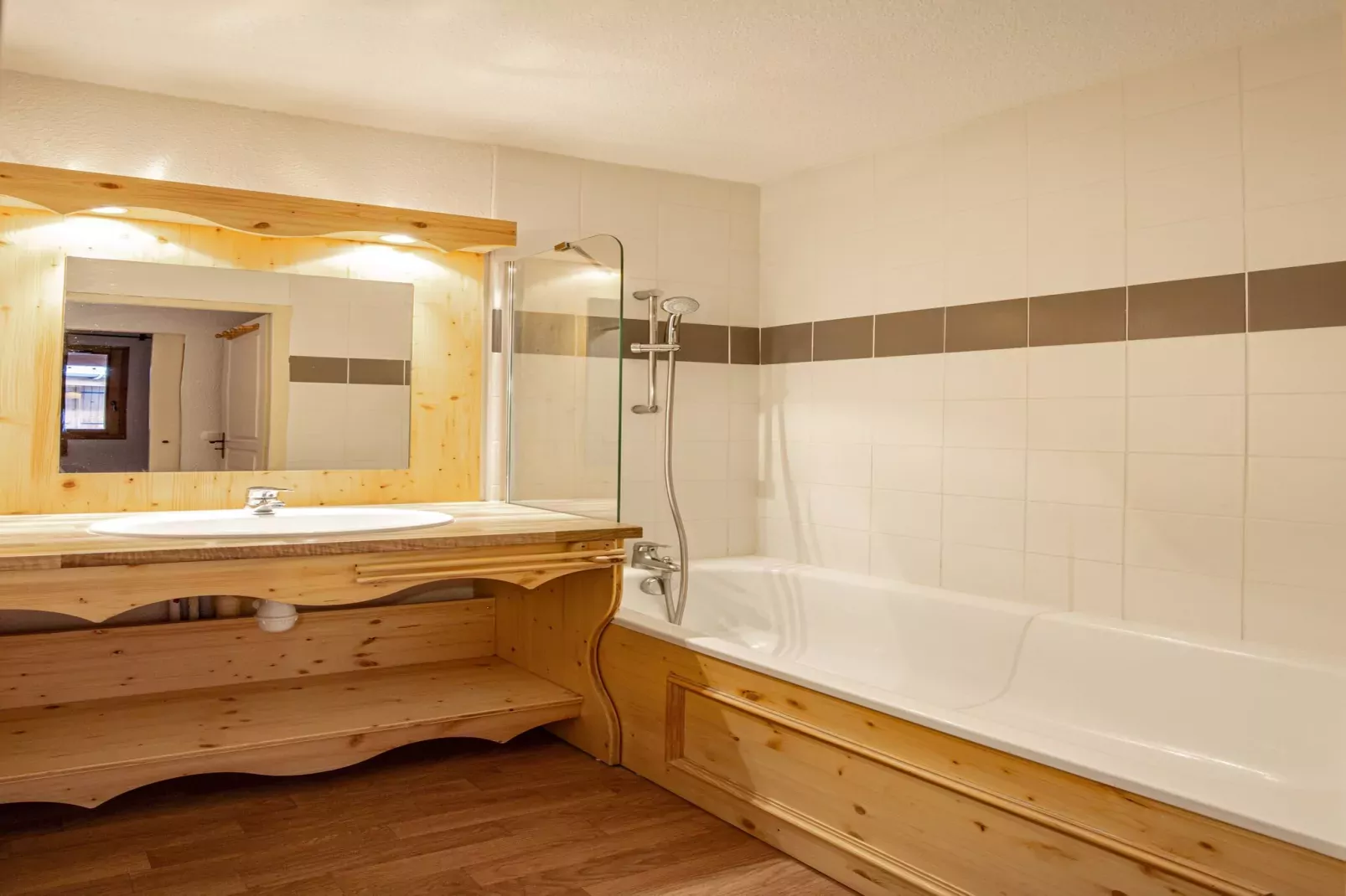 Hameau 5 106b - SPA & PISCINE studio 4 pers.-Badkamer