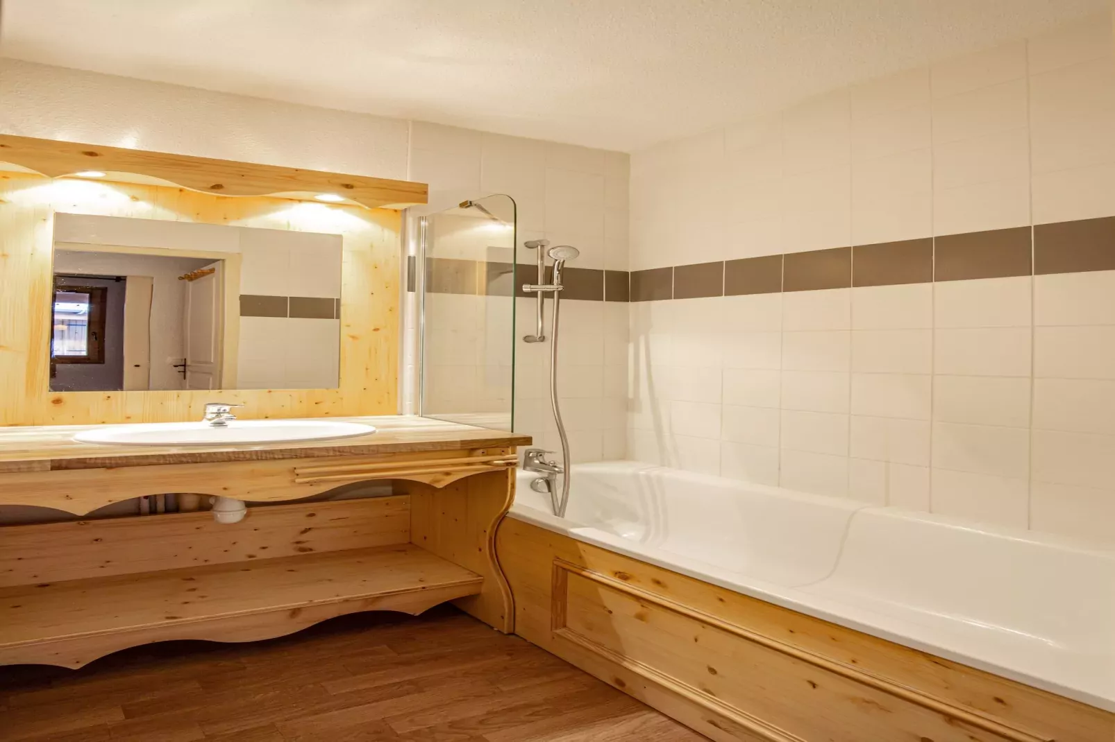 Hameau 6 002 - SPA & PISCINE studio 4 pers.-Badkamer