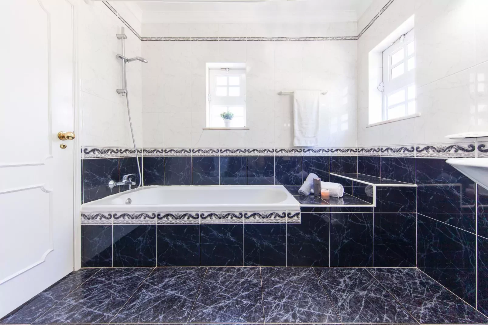 Villa Paloma-Badkamer