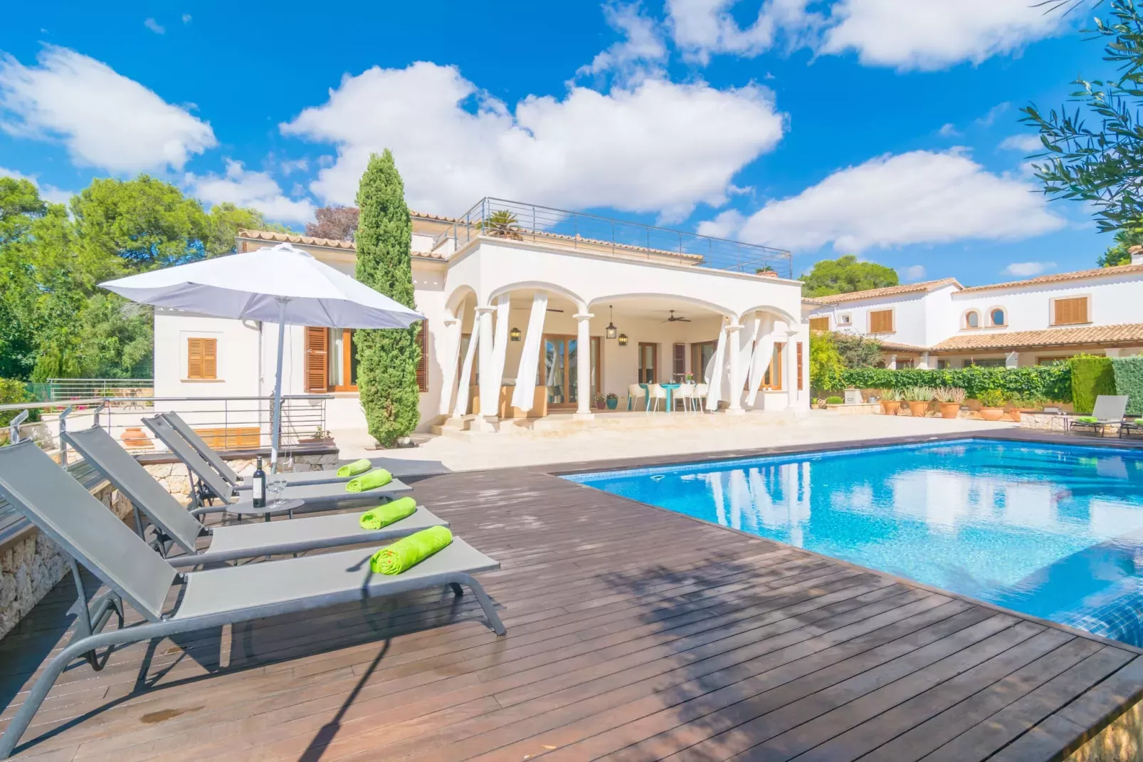 Villa Murta-Buitenkant zomer