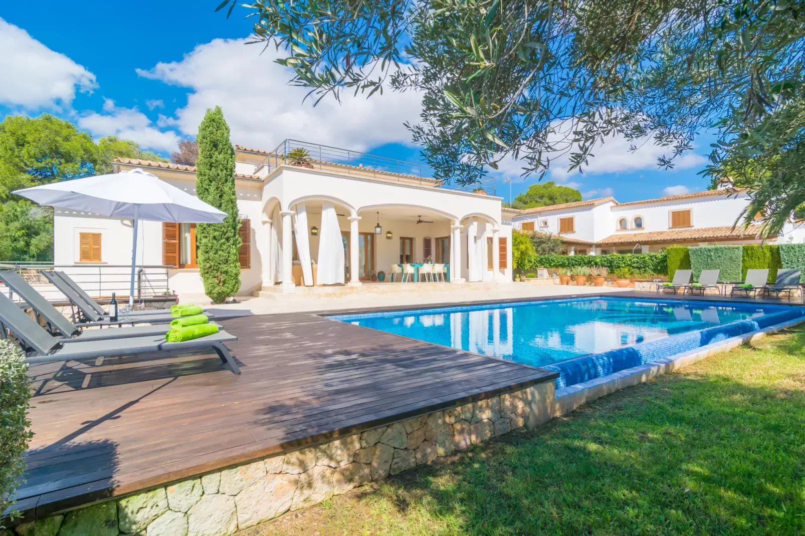 Villa Murta-Buitenkant zomer