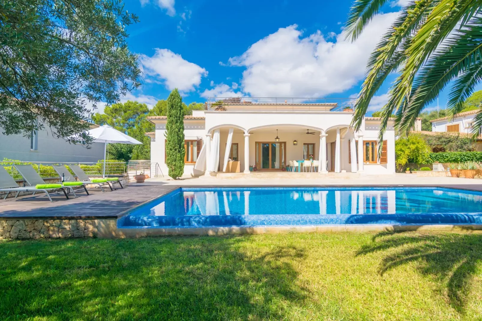 Villa Murta-Buitenkant zomer