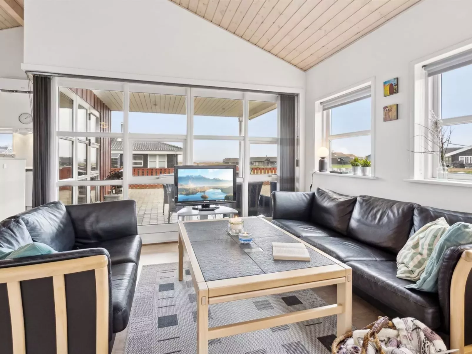 "Aira" - 200m from the sea