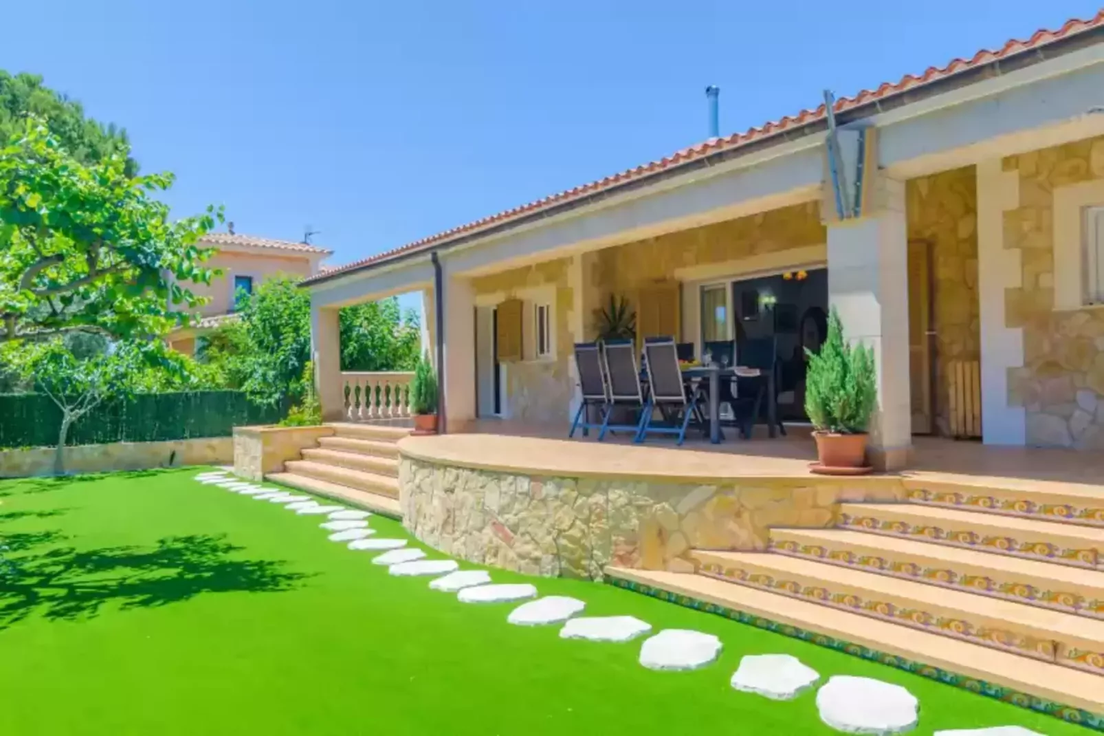 Casa El Cipres-Buitenkant zomer