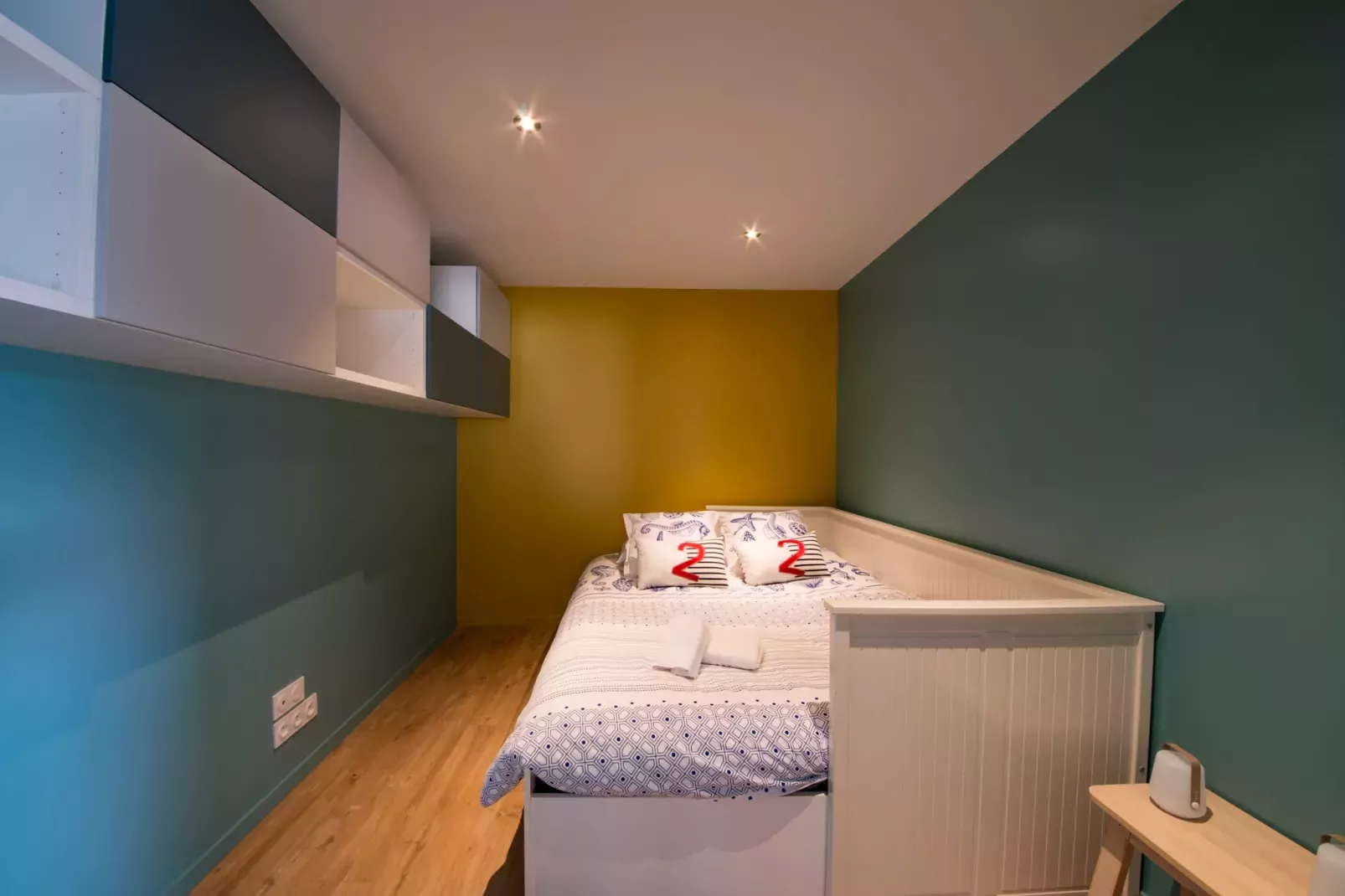 EOR GLAS - Portsall-Image-tags.childrenroom