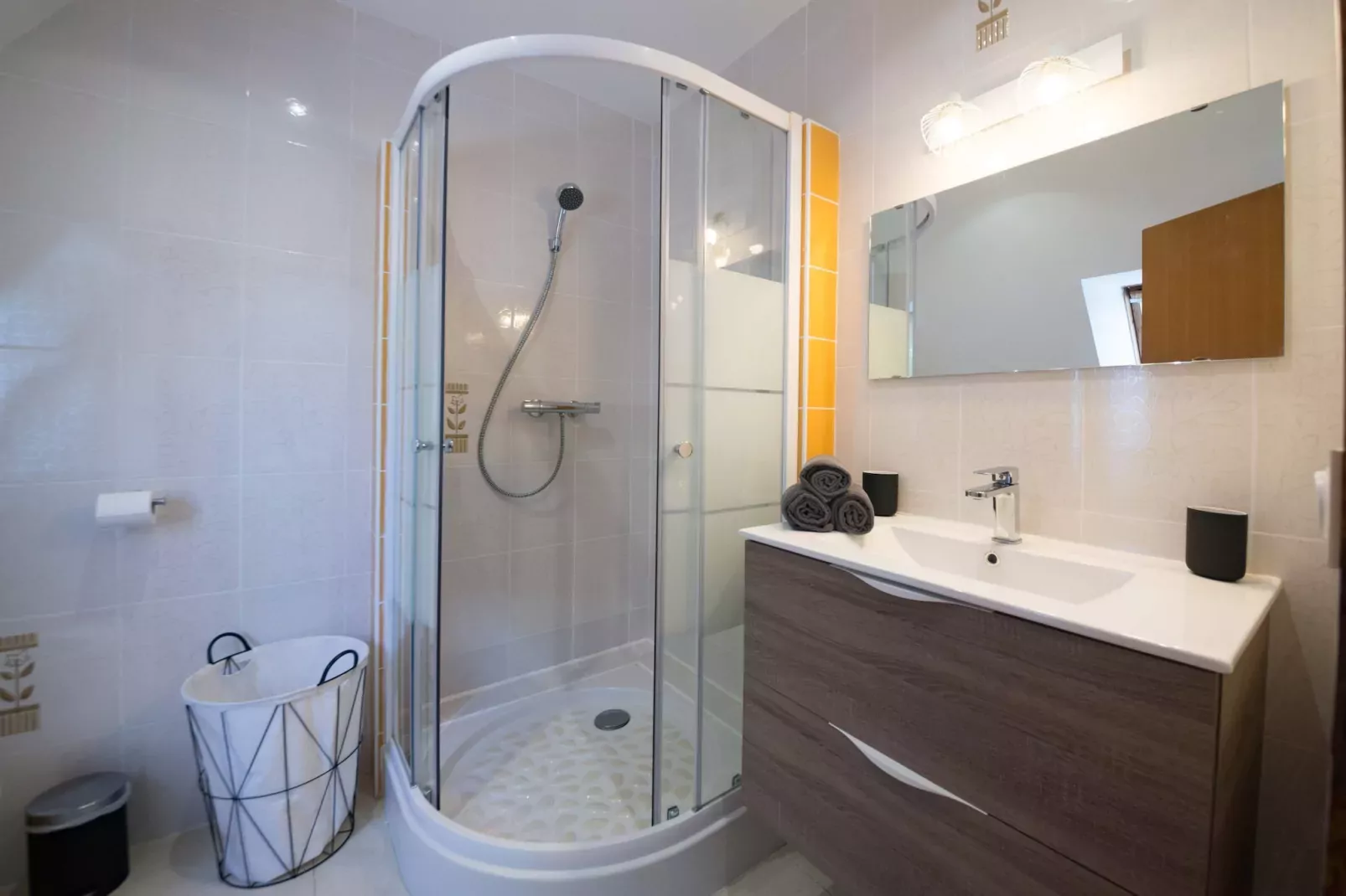 TY AR MENEZ - Landunvez-Badkamer