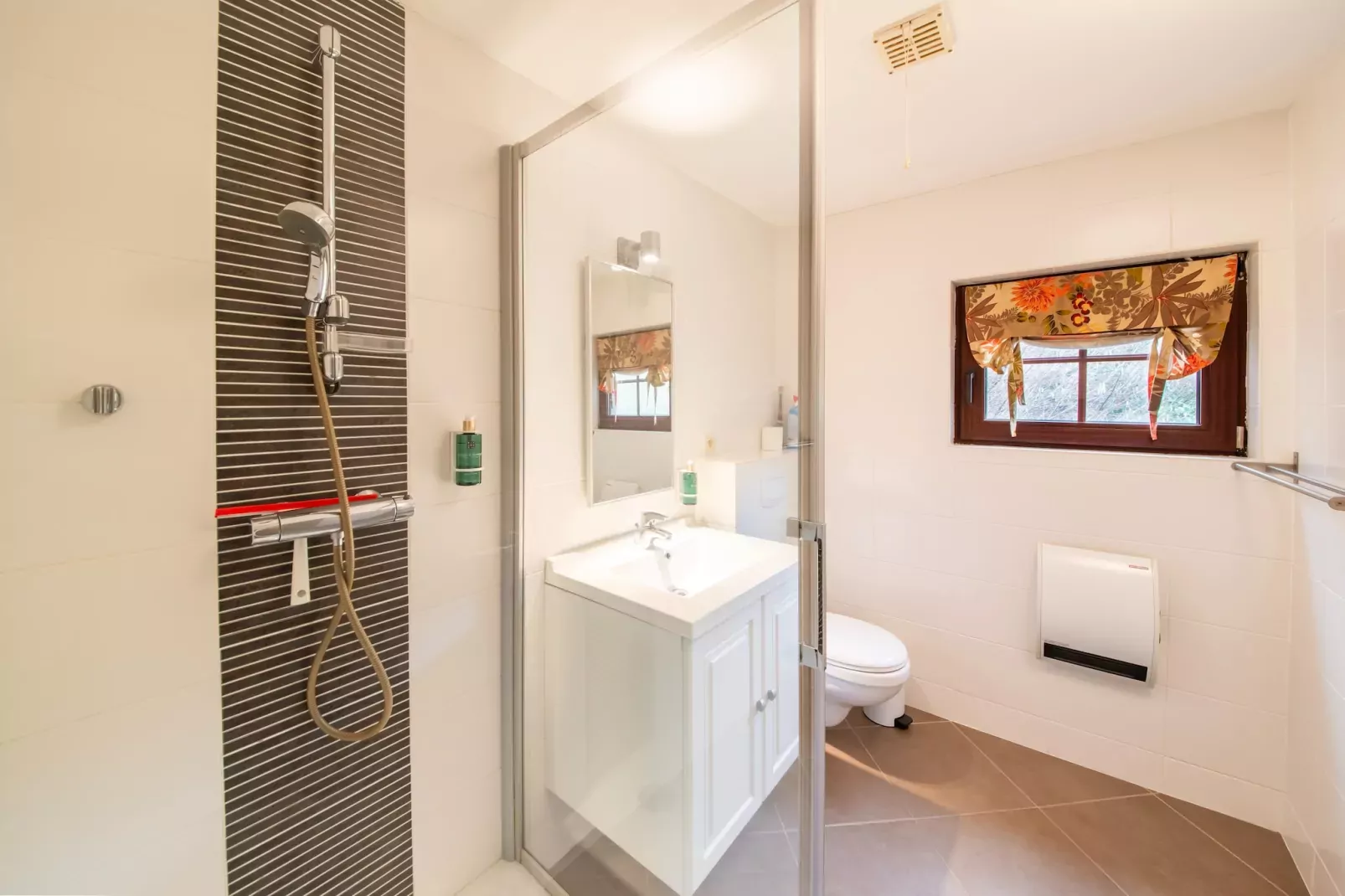 Le Vieux Moulin Bohan-Badkamer