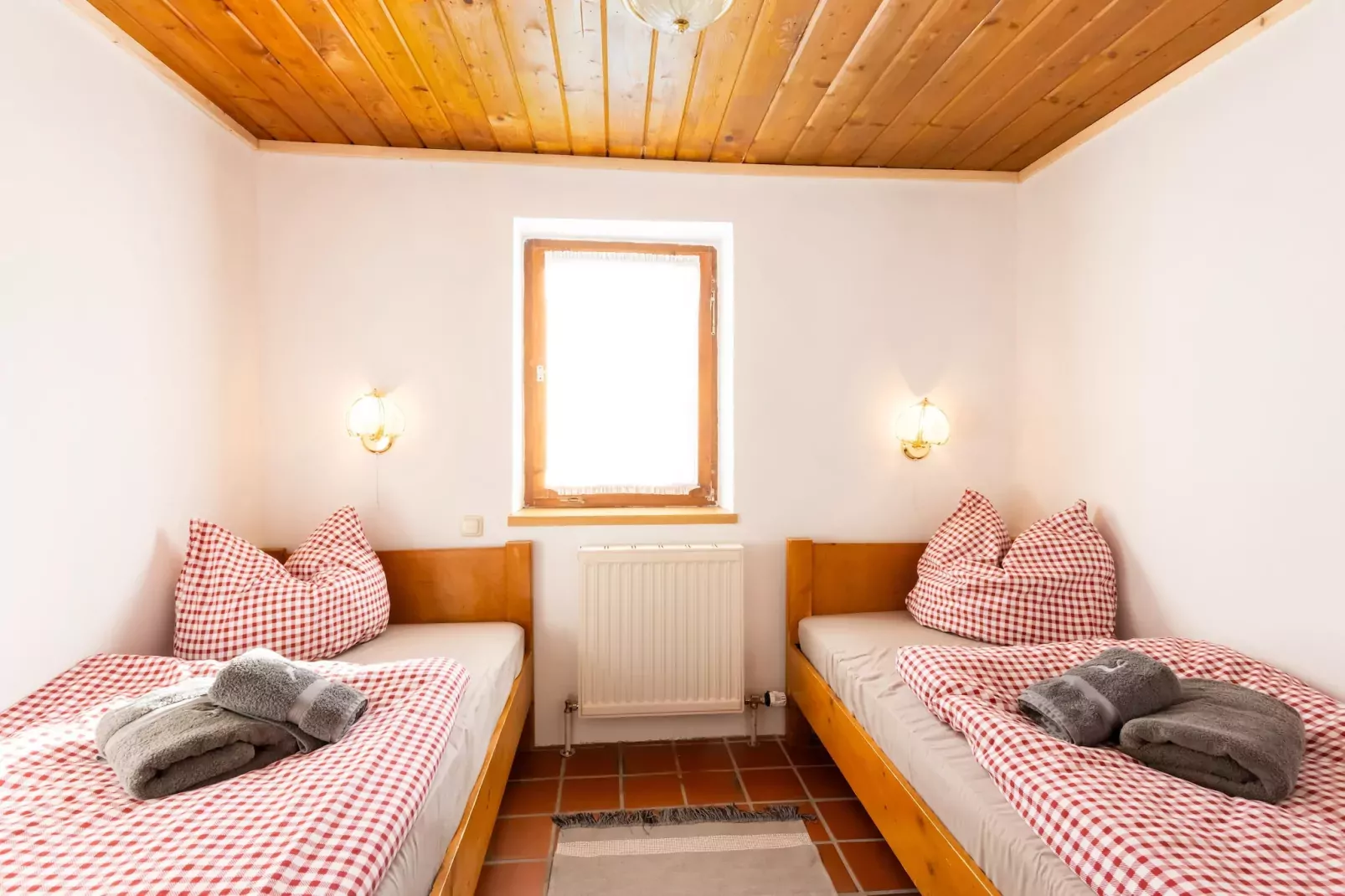 Bungalow in Kitzbühel-Slaapkamer