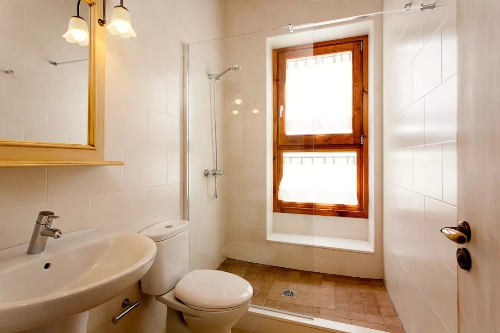 PETIT PALS 201 - PORT LLIGAT-Badkamer