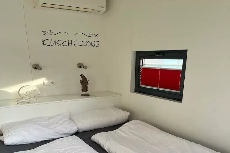 Floating 44 / Boot 4 / 3 Personen-Slaapkamer