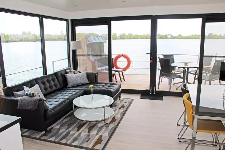 Floating 44 / Boot 5 / 3 Personen-Buitenkant zomer