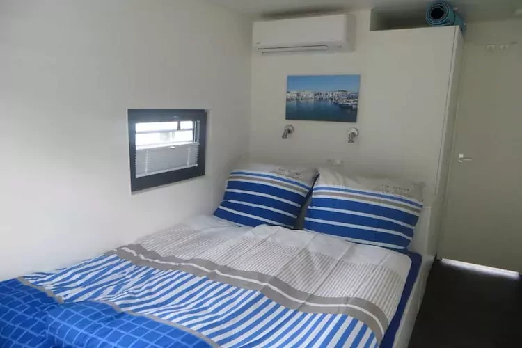 Floating 44 / Boot 5 / 3 Personen-Slaapkamer