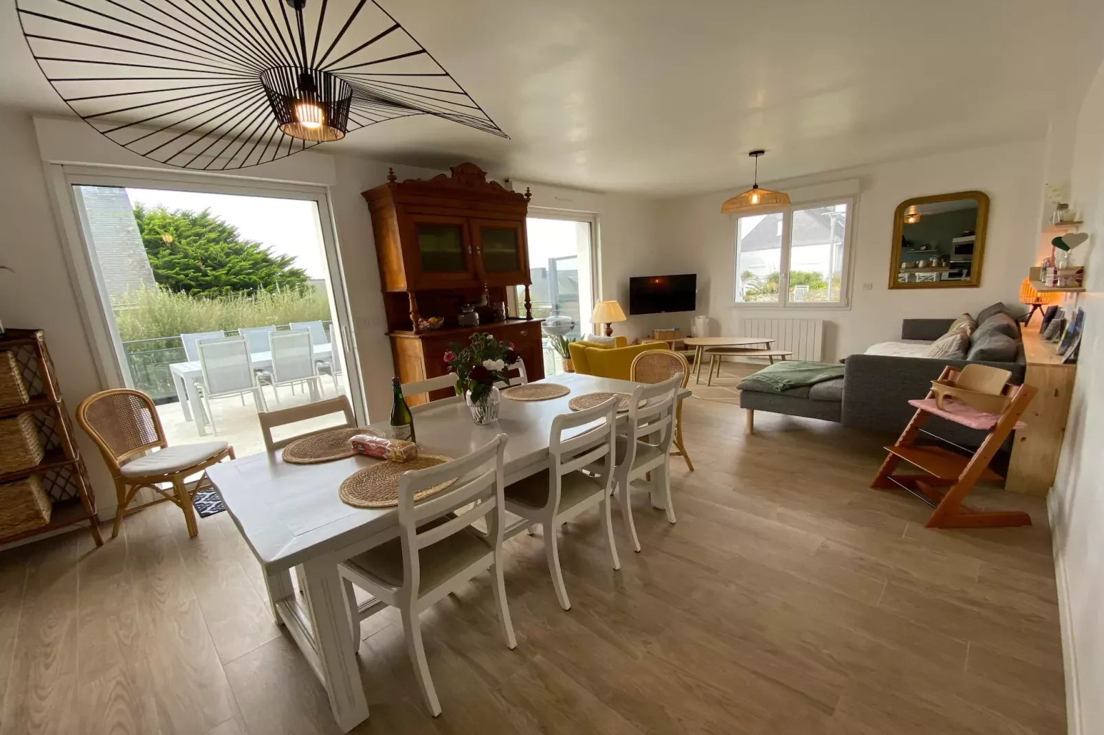 Mooi vakantiehuis met uitzicht op zee-Woonkamer