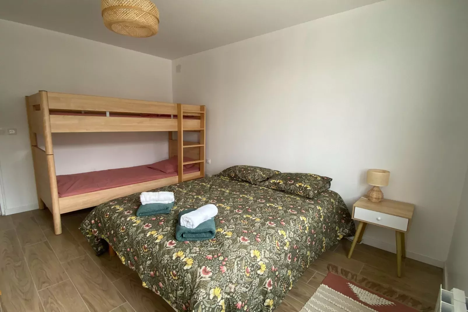 Mooi vakantiehuis met uitzicht op zee-Slaapkamer