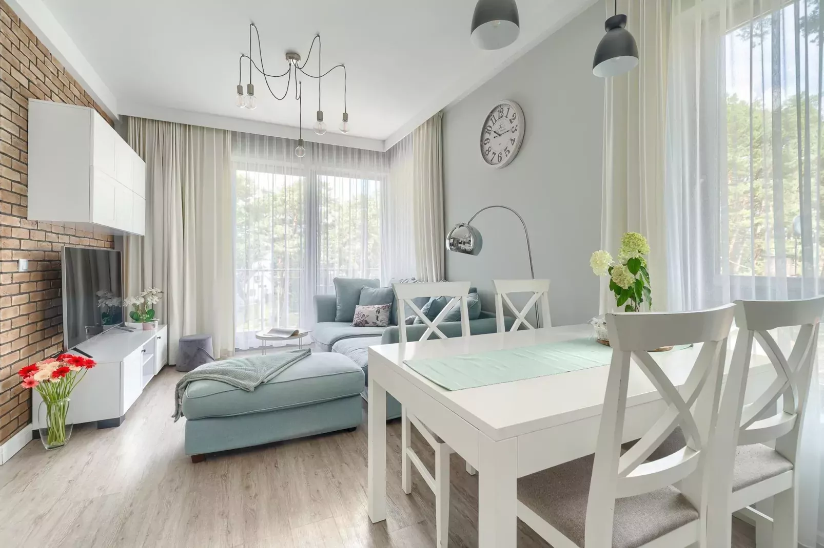 Apartament 4-osobowy Grunwaldzka 12C-21 Pobierowo-Eetkamer