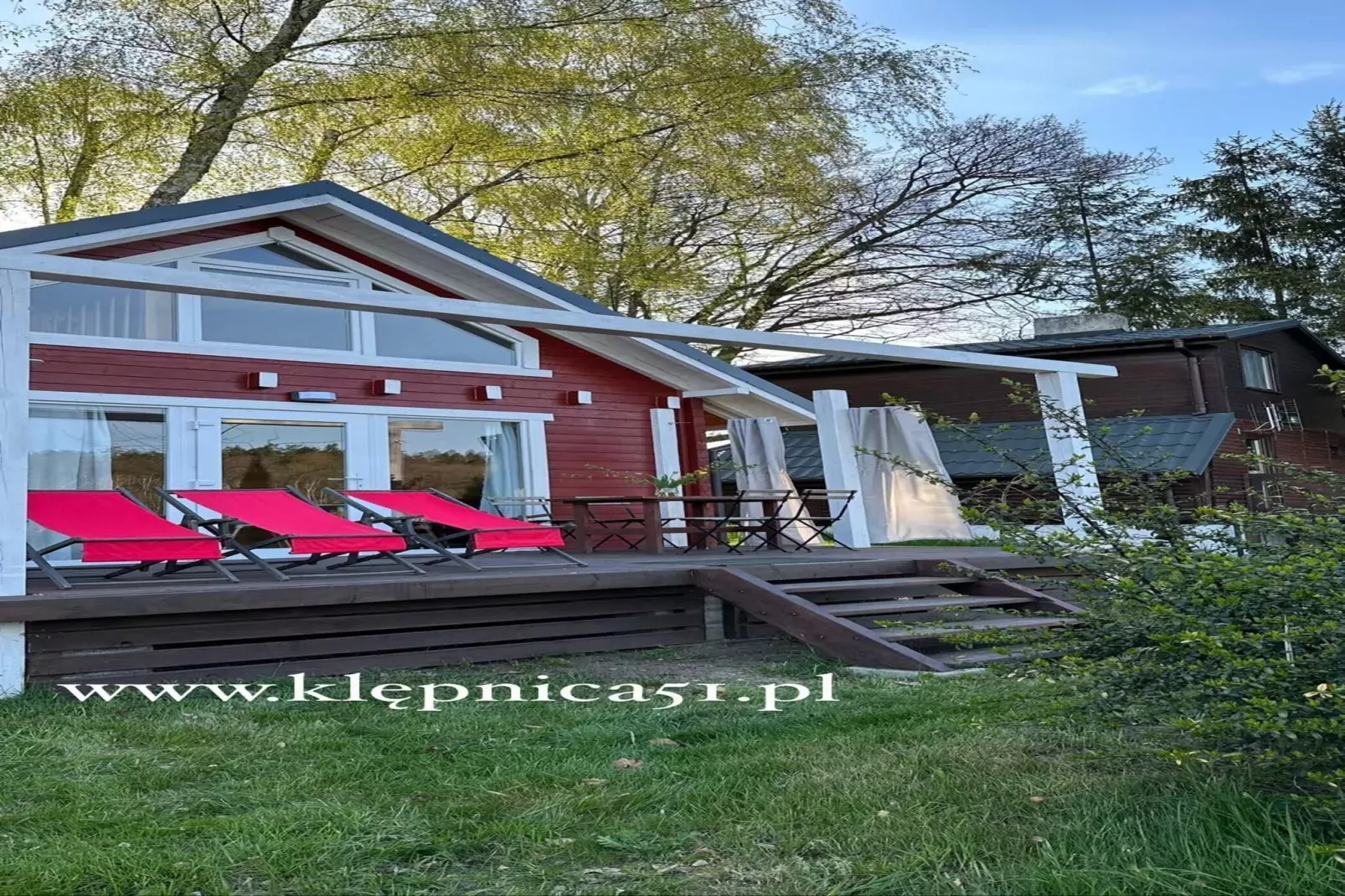 Dom nad jeziorem Klępnica-Buitenkant zomer