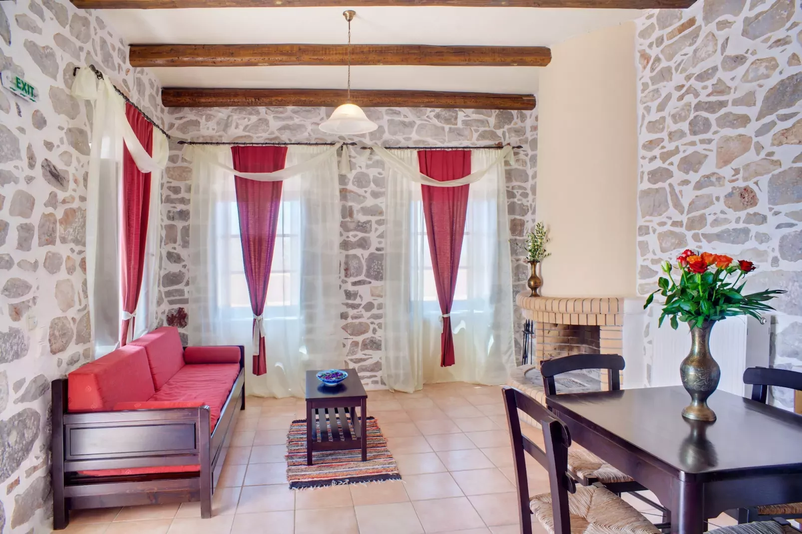 Toxotis 6 - 1 bedroom suite-Woonkamer