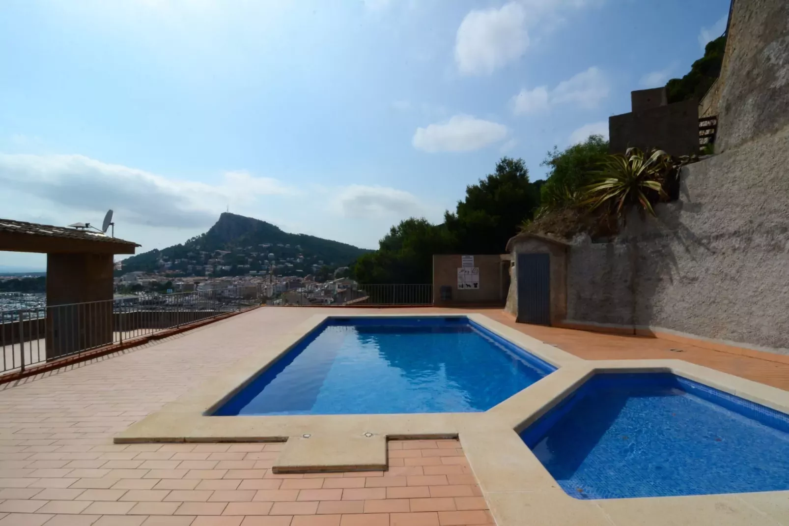 poolofhouse