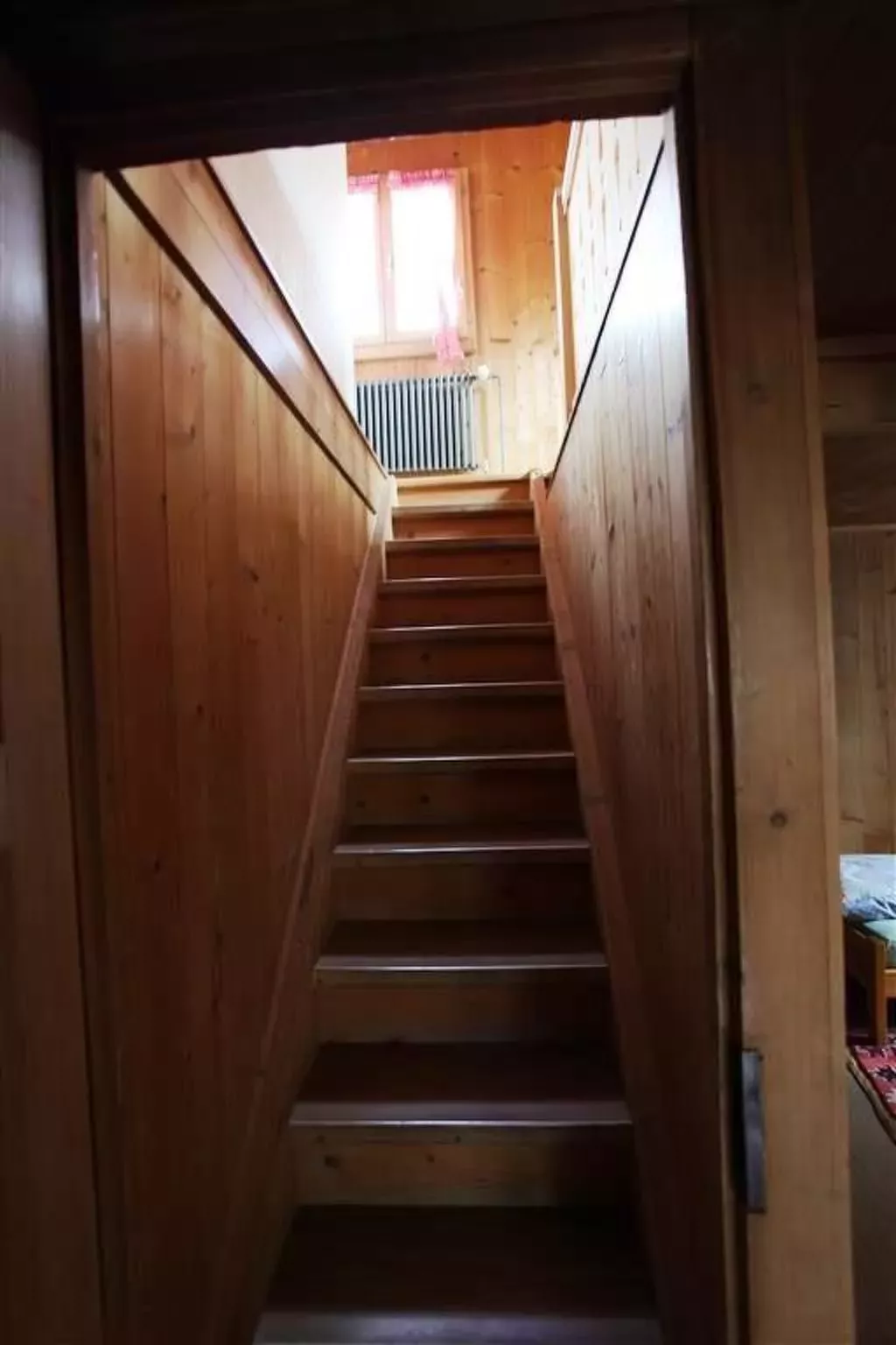 Lena, Chalet-Binnen