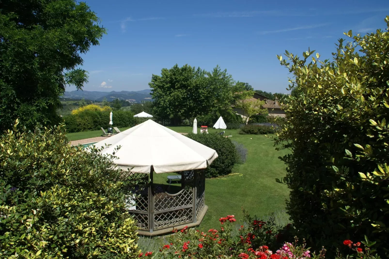 Podere Montone Fienile-Uitzicht zomer