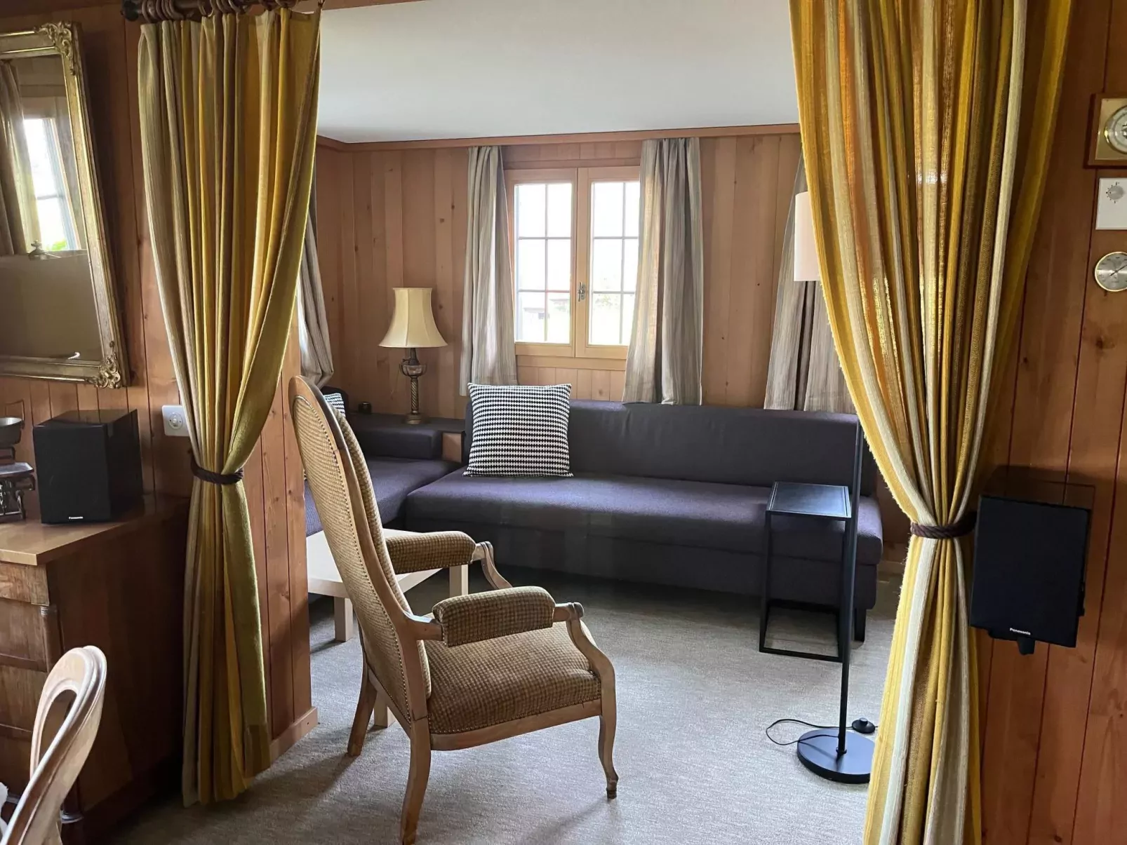 Aerneli, Chalet-Binnen
