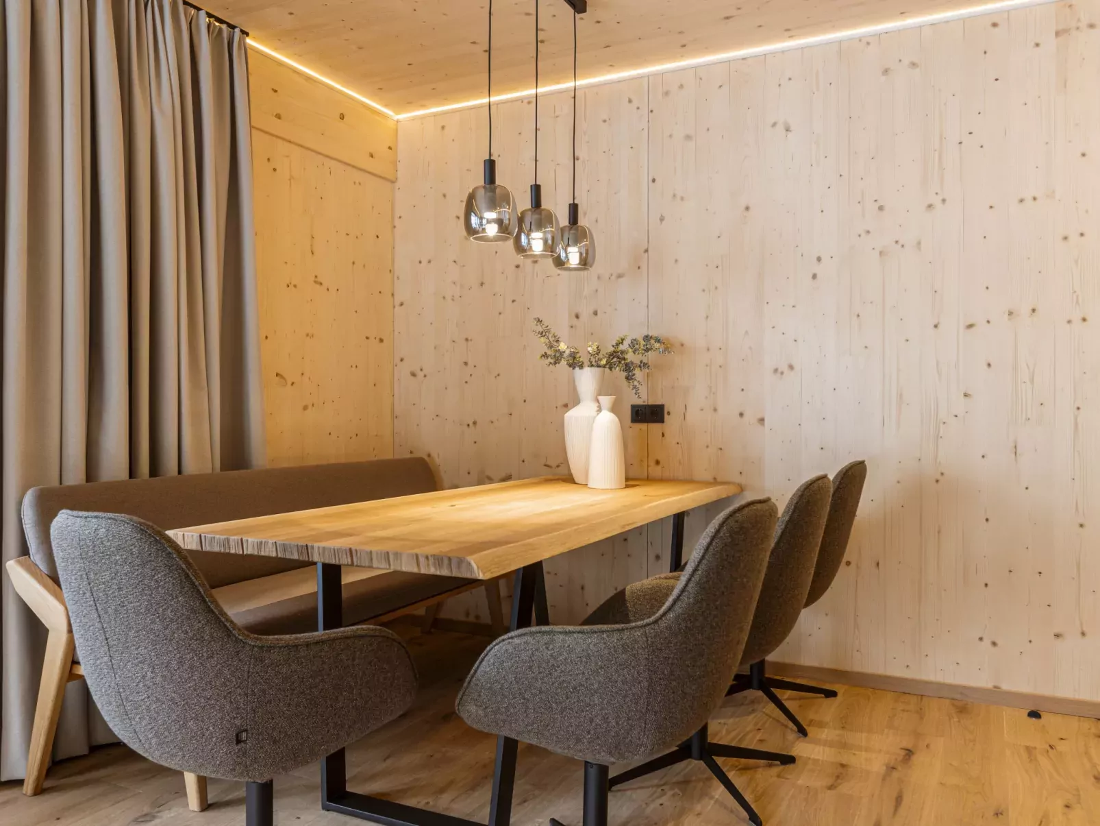 Premium Suite mit 2 SZ & Mini-Spa-Binnen