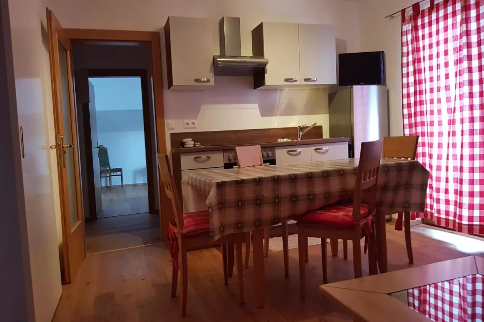 Haus Claudia Top 10-Eetkamer