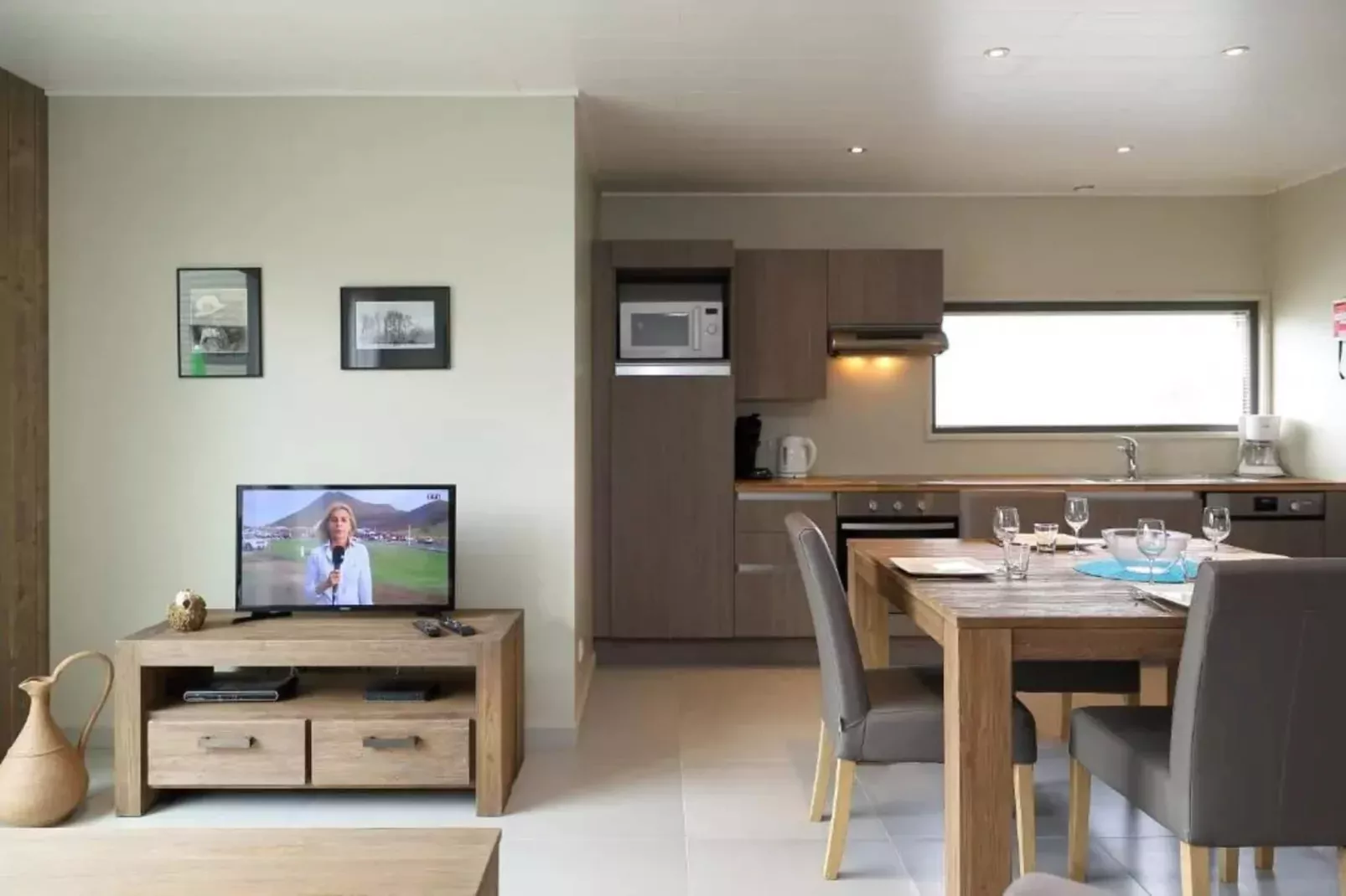 4 people - 2 bedrooms 70m²-Woonkamer