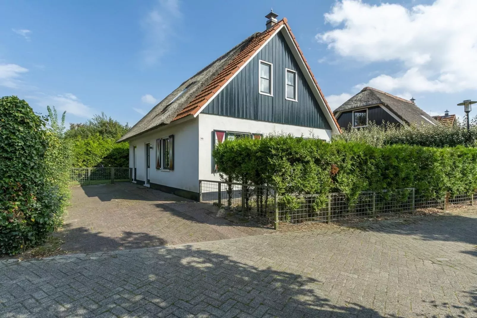 De Buitenplaats 100-Buitenkant zomer