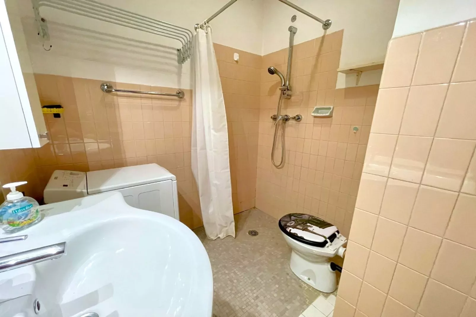 Caravella 26-Badkamer