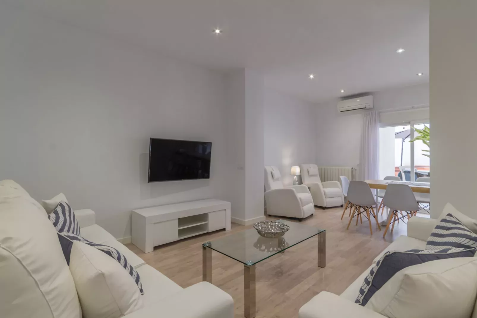 Miquel Santandreu 40, TownHouse 5StarsHome Mallorc-Woonkamer