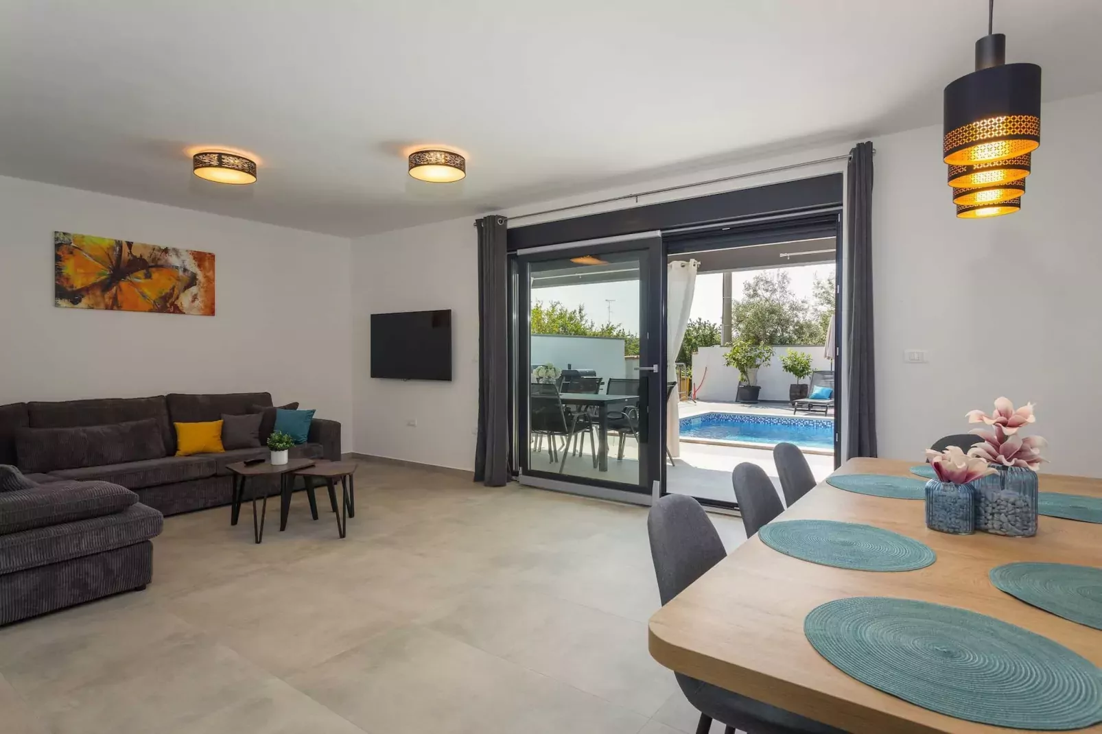 Villa Bavaria with Pool, Jacuzzi, Table Tennis