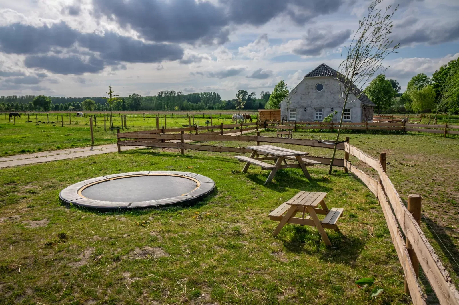 De oude stal-Tuinen zomer
