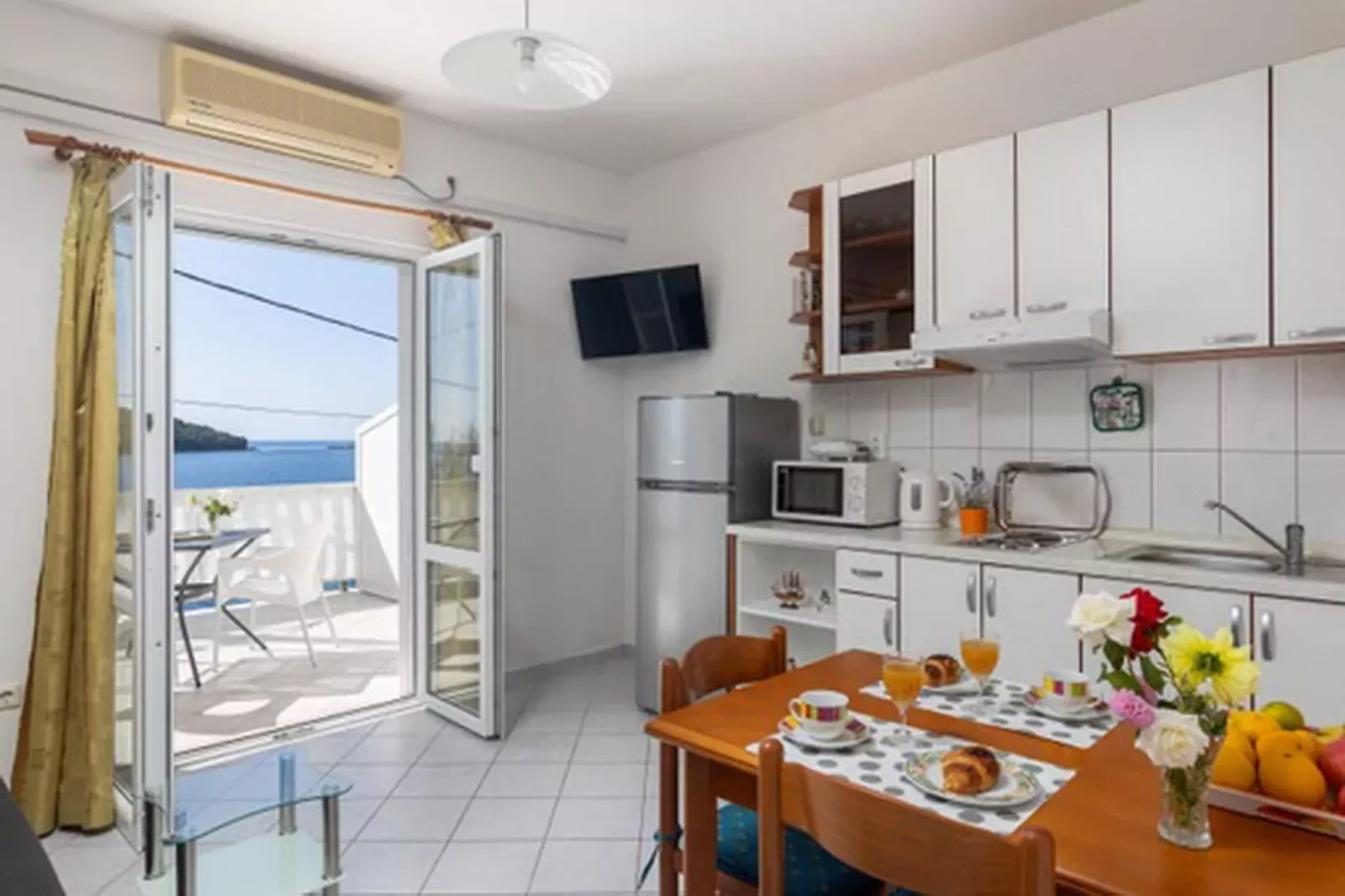 House Rašica - One Bedroom Apartment with Terrace and Sea view (3)-Keuken