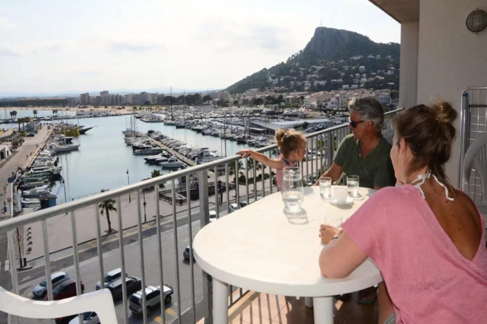 Appartements à L'Estartit-Buitenkant zomer