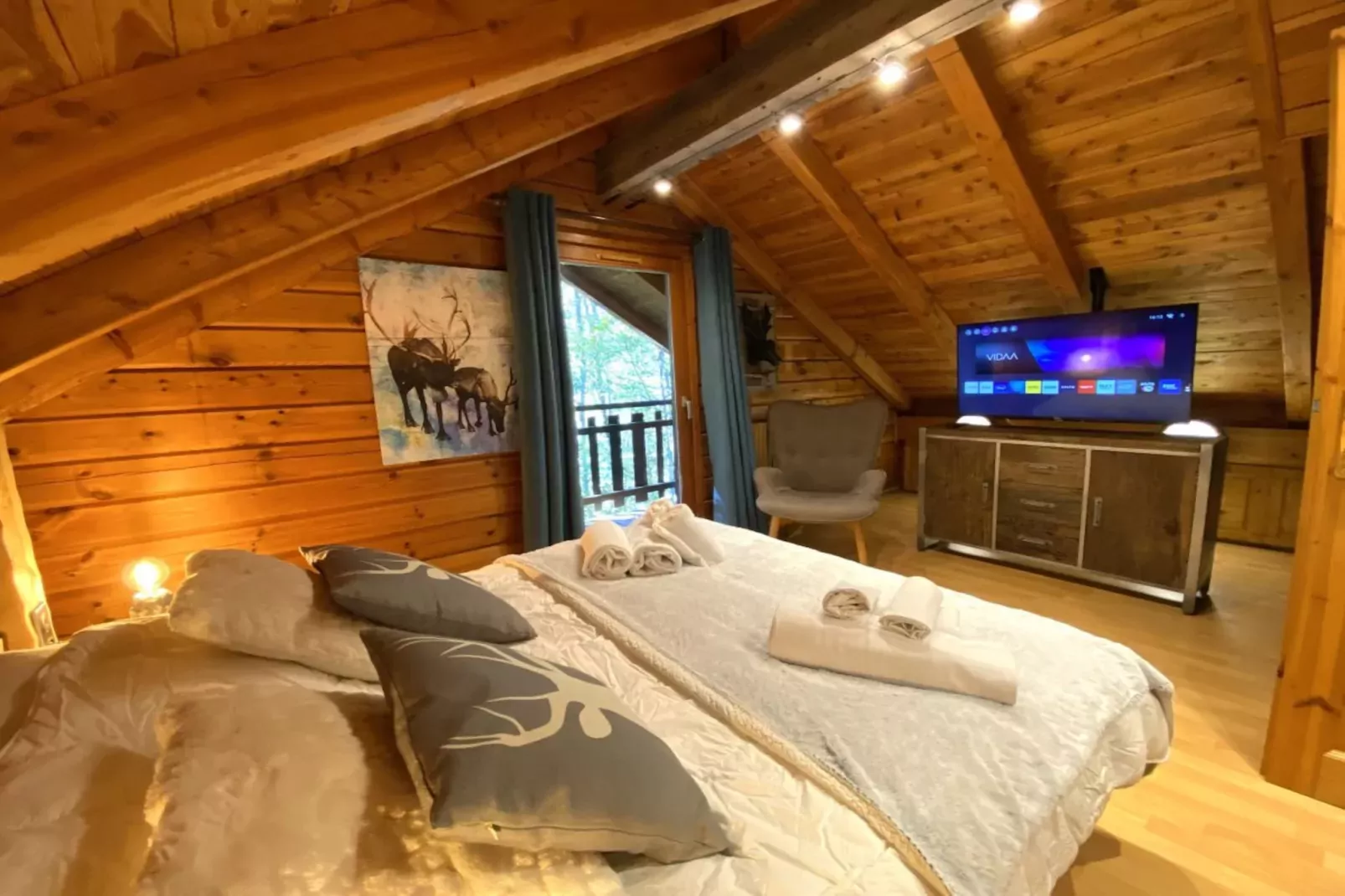 LE RENNE  Chalet en bois au calme avec SPA Jacuzzi-Slaapkamer