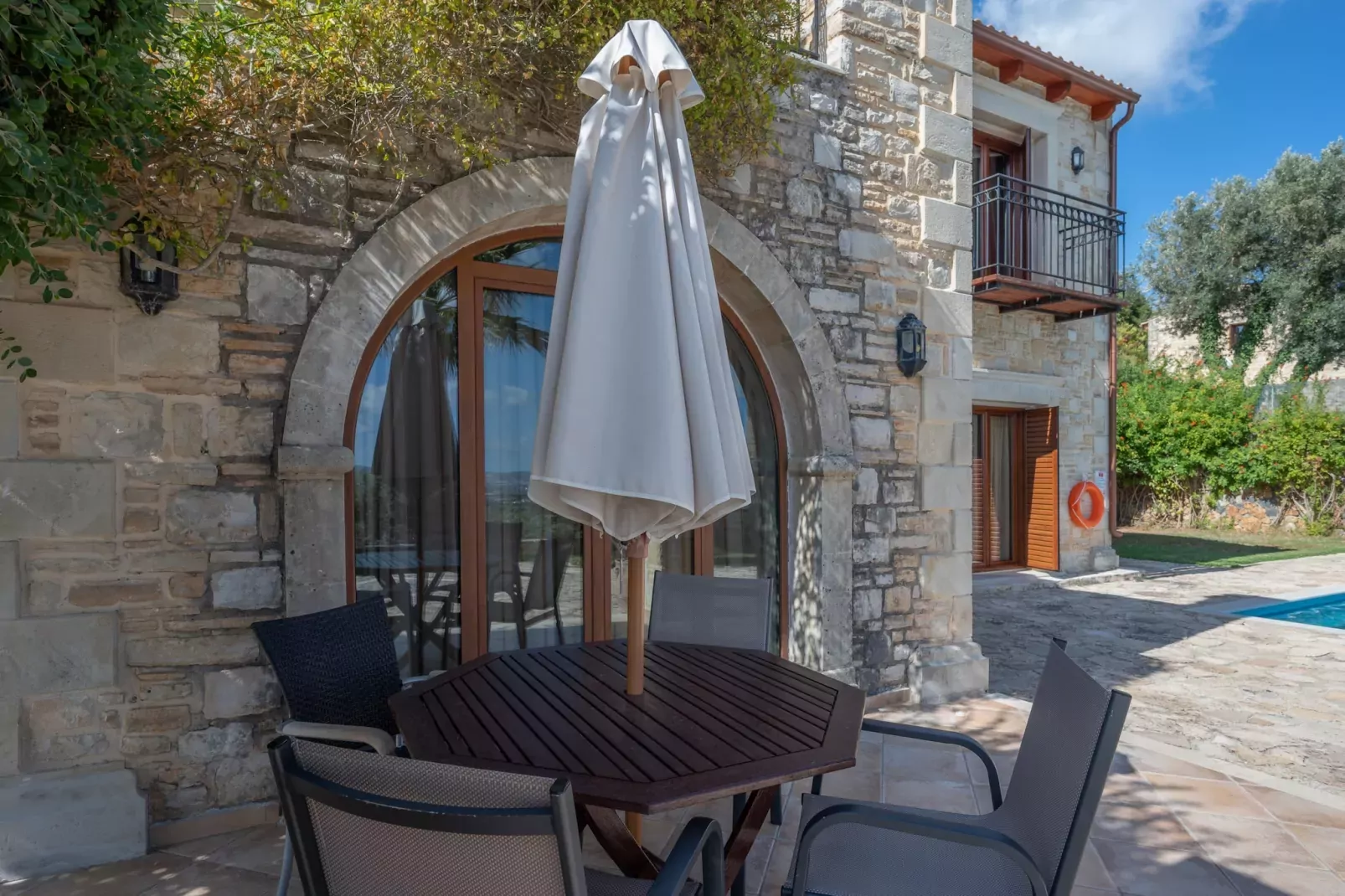 Teacher’s Cottage-Terras