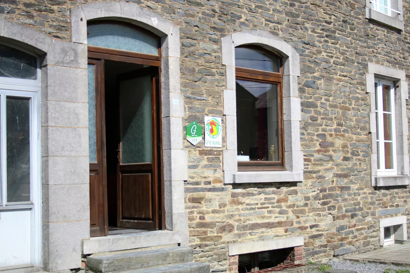 Les Gîte des Alouettes-Buitenkant zomer