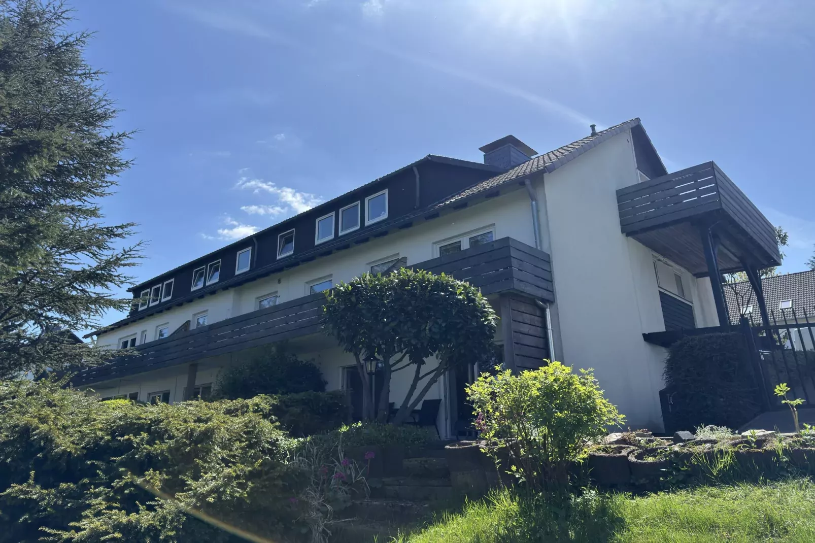 Kombination Bärenhütte  Hirschblick 10 Erw 2 Kinder-Buitenkant zomer