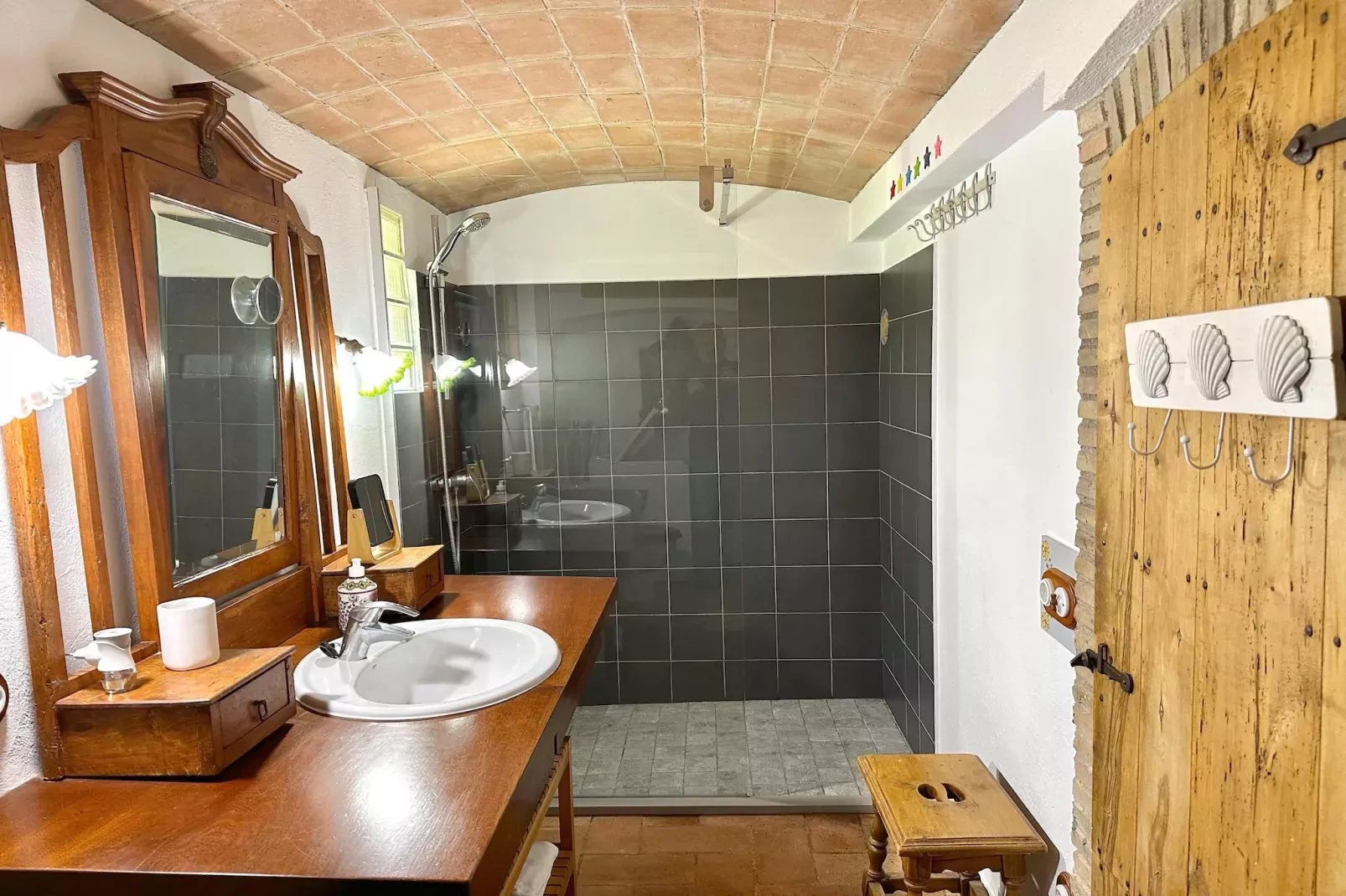 Can Vives-Badkamer