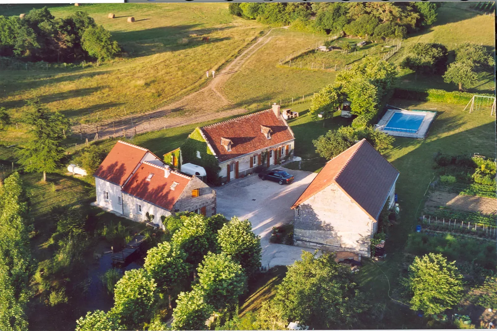 La Bergerie les Drageonnières-Buitenkant zomer