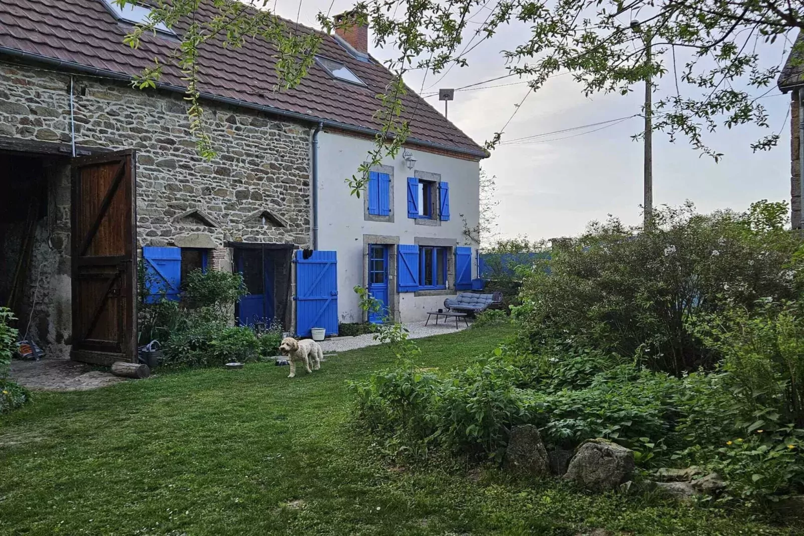 Gîte d'Artisan-Buitenkant zomer