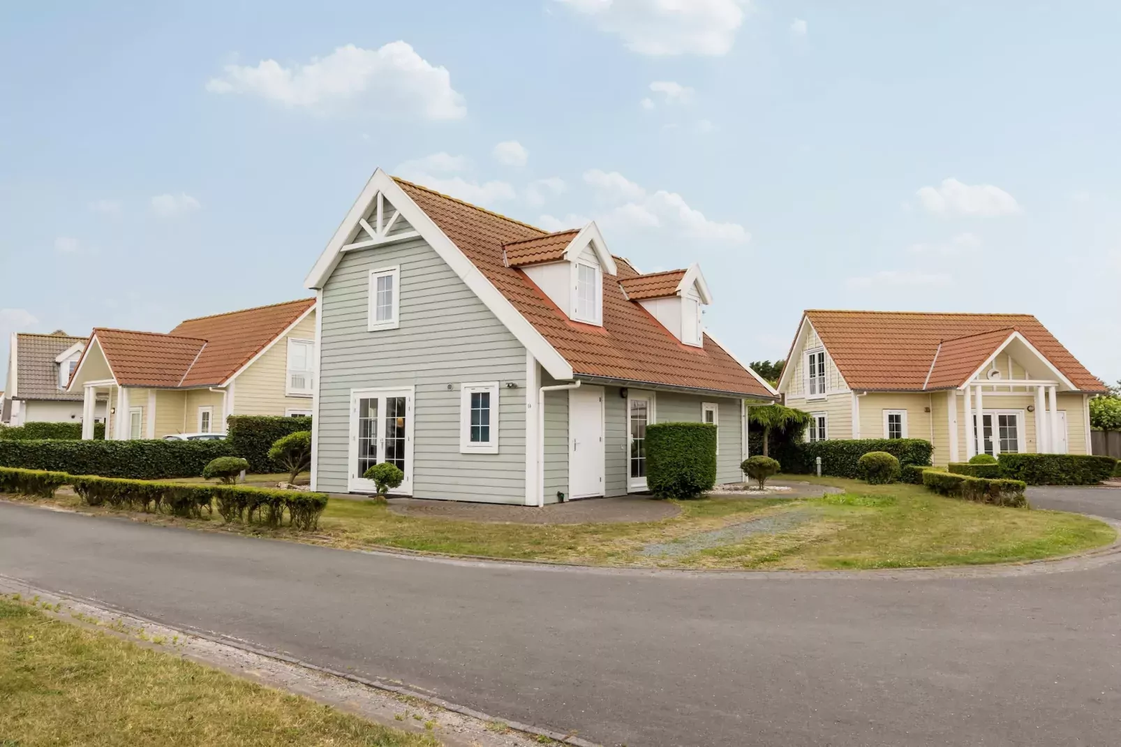 Vakantiepark De Heeren van 's Gravensande 2-Buitenkant zomer