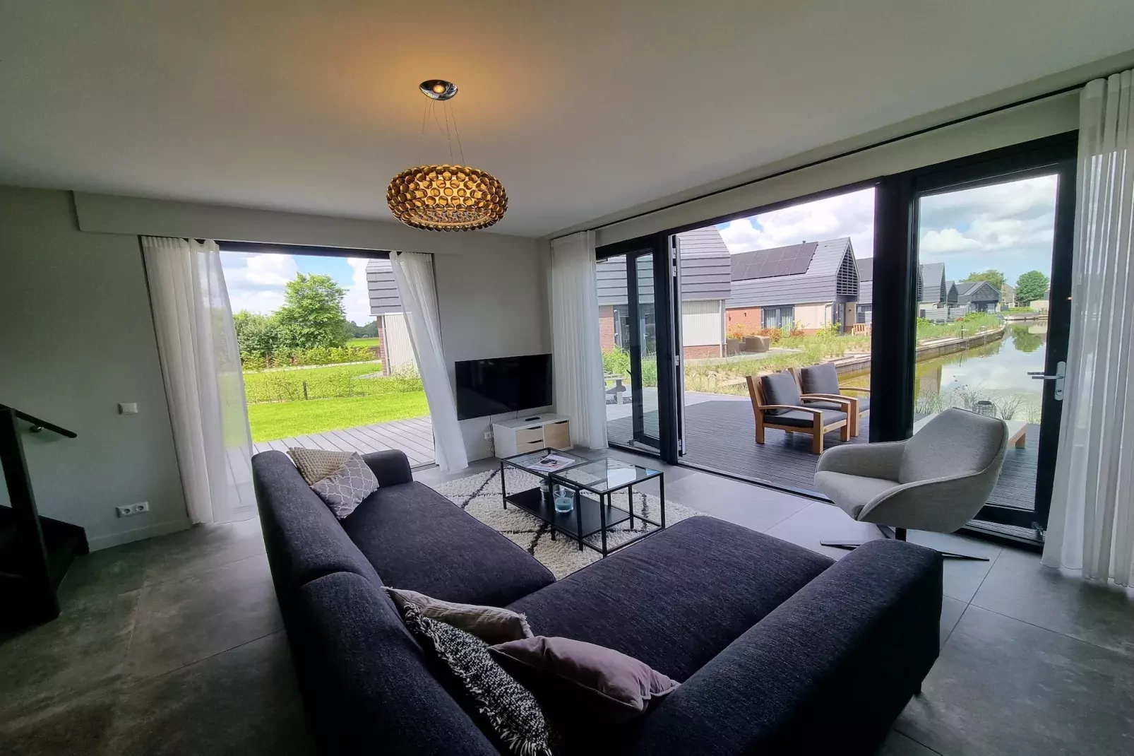 Watervilla Njoggen-Woonkamer
