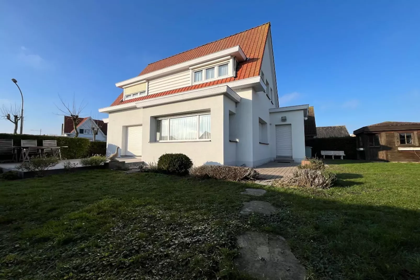 VILLA ZEEBRIES WONING
