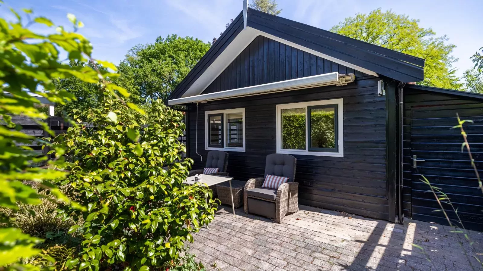 De Groeter Lodge-Buitenkant zomer