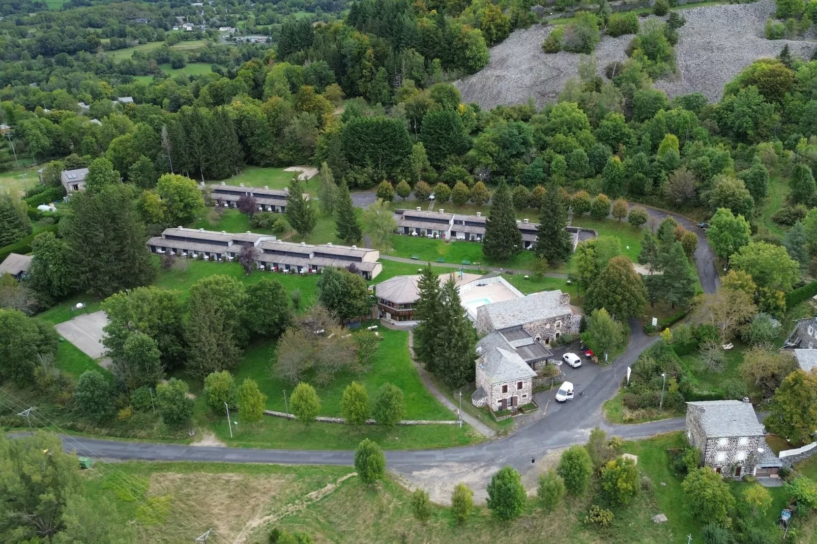 Saint-Julien-Chapteuil - Gîte 2 Pièces 4 Personnes 1  bébé