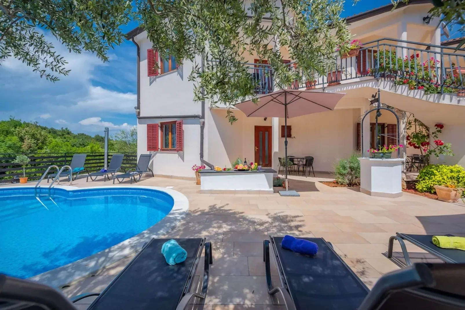 poolofhouse