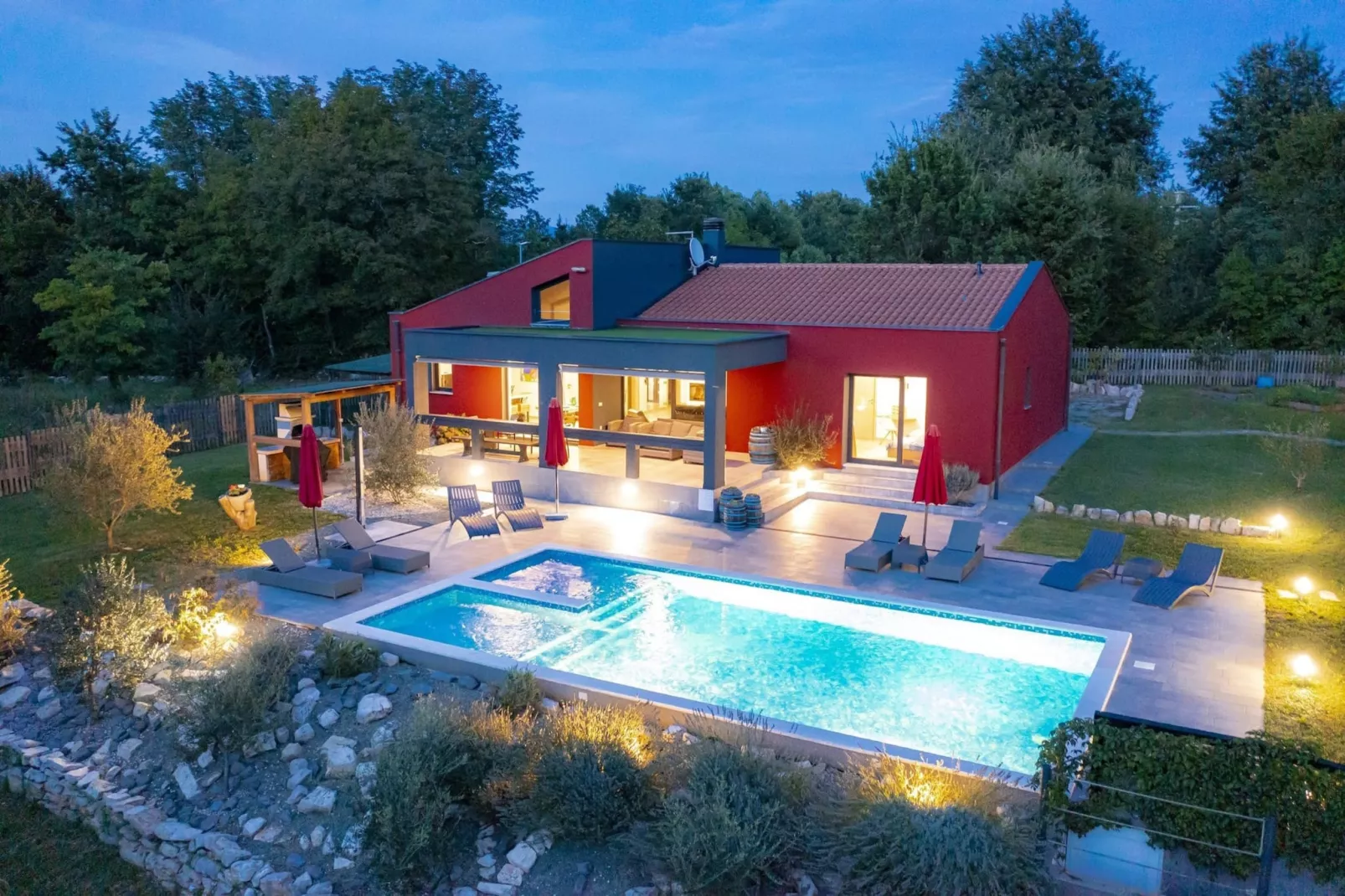 Red House Kraj Drage - Oasis in the Nature