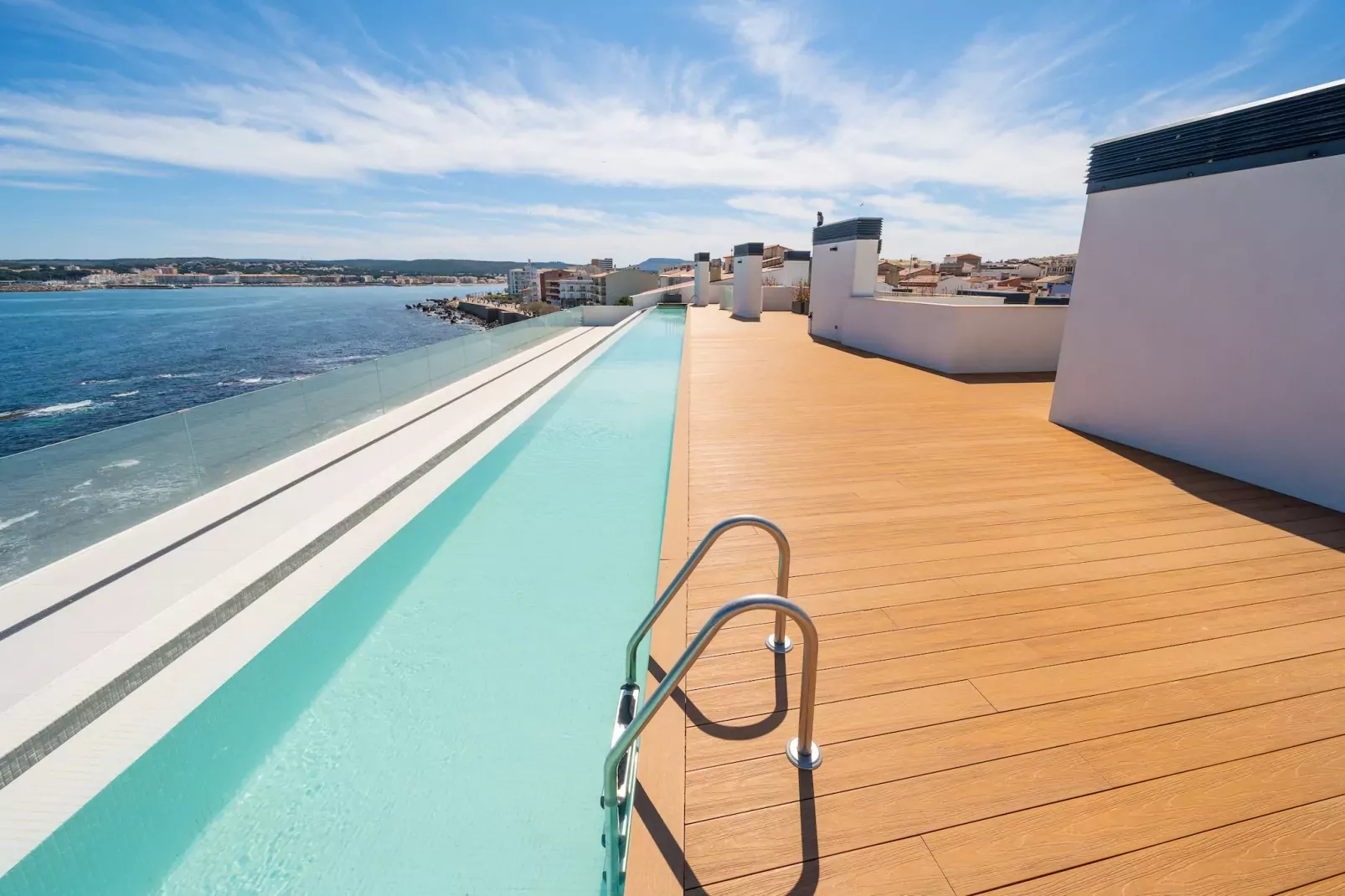 poolofhouse